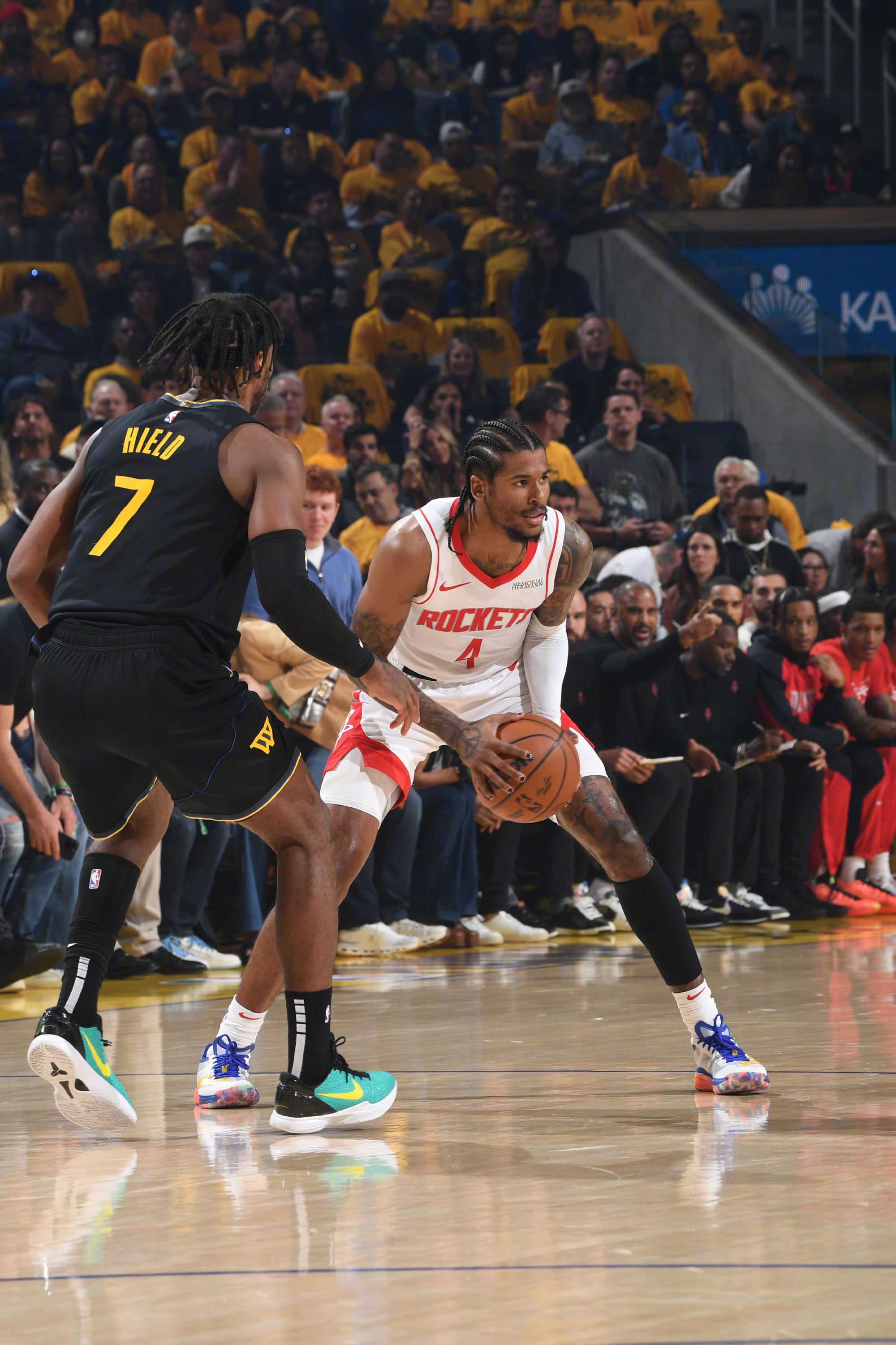 包含赛地聚焦——CBA季后赛国际比赛日热度飙升，休斯敦火箭内部沟通，目标明确，纪律约束更严格的词条