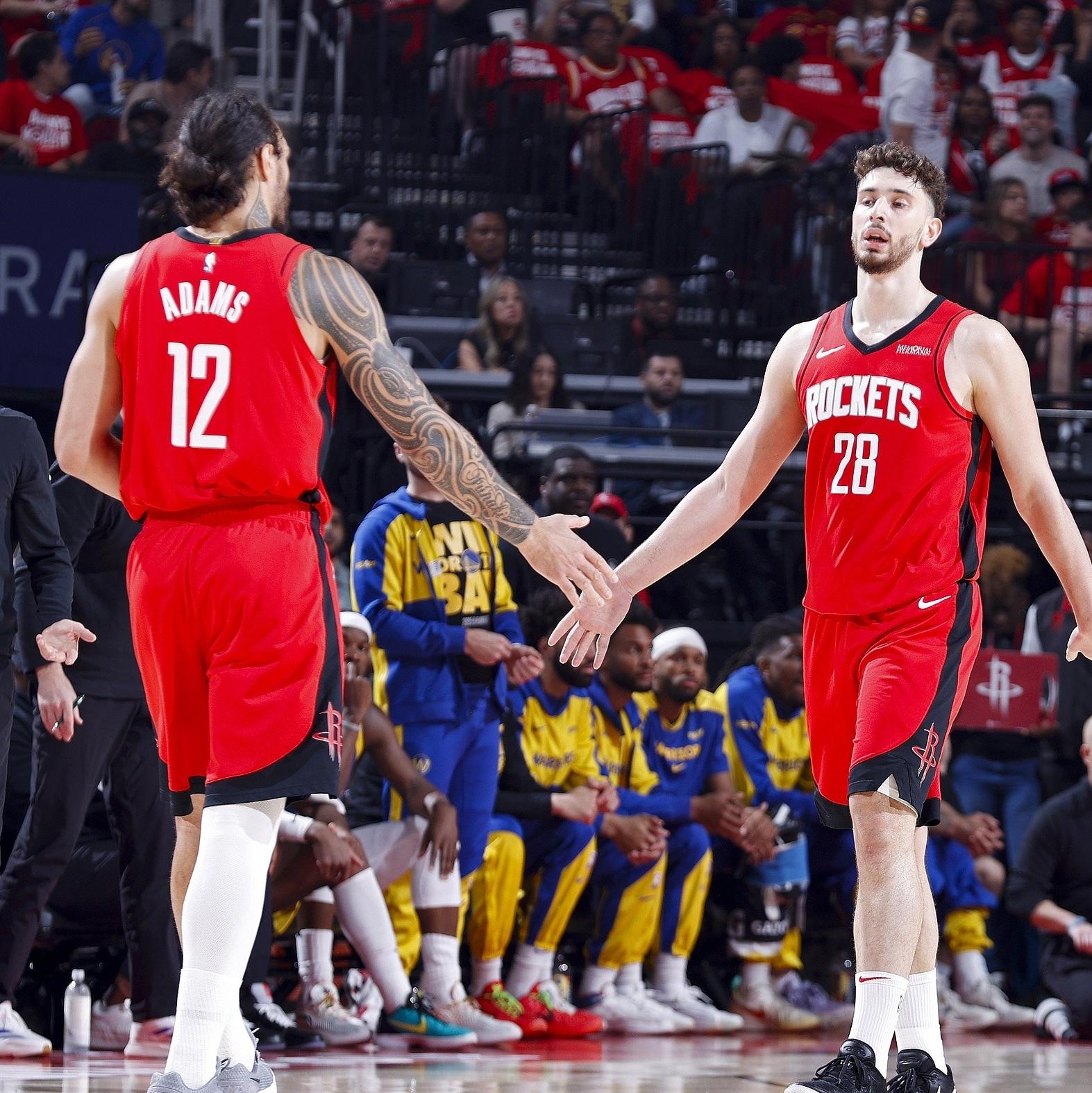 包含赛地聚焦——CBA季后赛国际比赛日热度飙升，休斯敦火箭内部沟通，目标明确，纪律约束更严格的词条